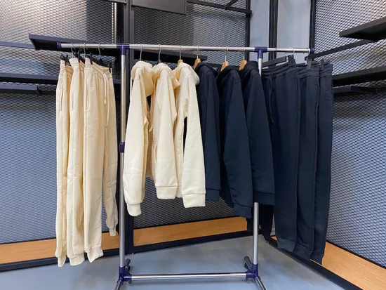 Aibort Custom Logo Fitness Activewear Gym Wear Track Suit Hip Hop Style Apparel Casual Wears Hoodies Ladies Tracksuit Hooded Jogging Suit Wholesale Sweat Suits